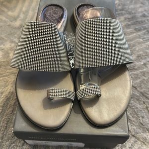 NWB Vince Camuto Athens Silver/Pewter Sandals Size 7.5